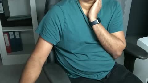 joeshades21 online show from November 3, 2025, 7:26 pm