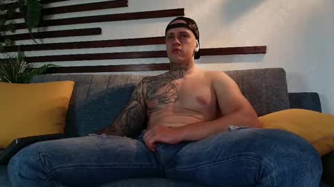 Snapshot of joeysexx1 chatting on March 11, 2025, 5:27 am online show from March 11, 2025, 5:27 am