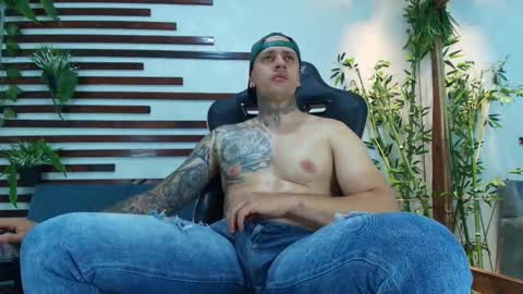 Snapshot of joeysexx1 chatting on October 3, 2025, 3:25 am online show from October 3, 2025, 3:25 am