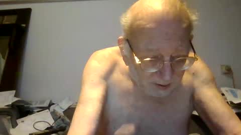 Snapshot of johan1948 chatting on December 2, 2024, 4:53 pm Johan online show from December 2, 2024, 4:53 pm