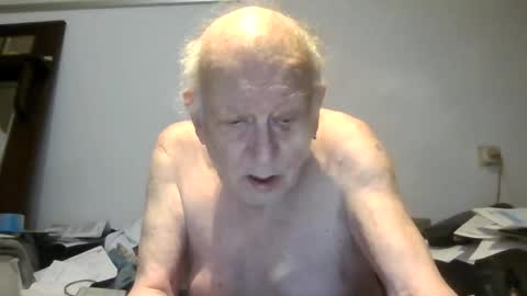 Snapshot of johan1948 chatting on December 8, 2024, 3:56 pm Johan online show from December 8, 2024, 3:56 pm