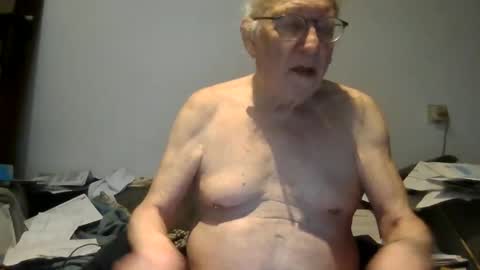 Snapshot of johan1948 chatting on December 19, 2024, 2:57 pm Johan online show from December 19, 2024, 2:57 pm