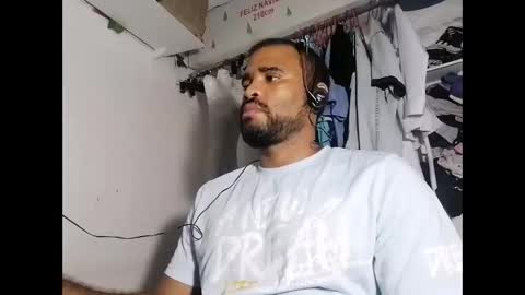 Snapshot of johan2222222222 chatting on February 20, 2025, 5:33 am johan2222222222 online show from February 20, 2025, 5:33 am