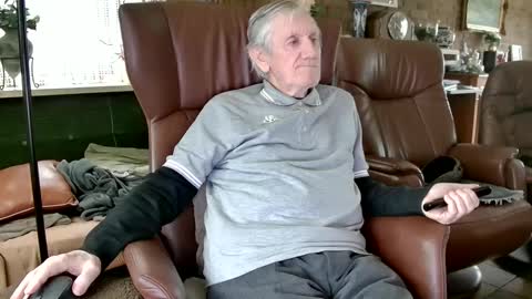 johan7 heet online show from January 22, 2025, 2:14 pm