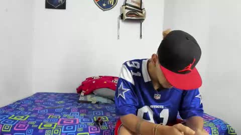 johan_and_antonella online show from November 13, 2025, 4:11 am