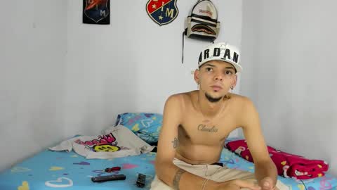 johan_and_antonella online show from December 20, 2025, 6:48 pm