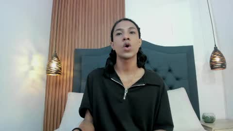 Johan  online show from May 4, 2026, 11:39 am