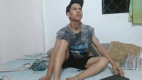 Snapshot of johan_kitten chatting on June 7, 2026, 3:21 am johan online show from June 7, 2026, 3:21 am