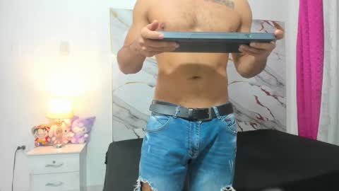 Snapshot of johan_miller1 chatting on October 30, 2025, 11:00 am johan online show from October 30, 2025, 11:00 am