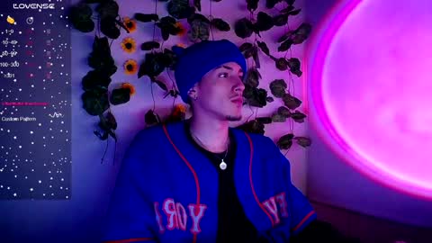 johan_parker222 online show from September 26, 2025, 11:42 pm