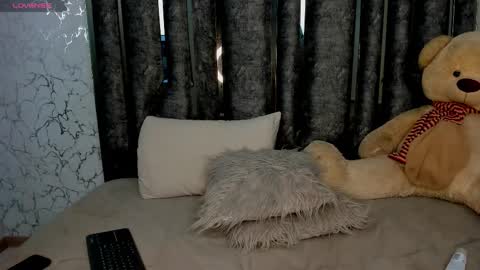 Snapshot of johana_fox_ chatting on February 11, 2025, 10:15 am johana fox online show from February 11, 2025, 10:15 am