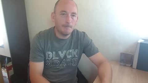 Snapshot of johanbarker chatting on September 21, 2025, 9:44 am Johan online show from September 21, 2025, 9:44 am