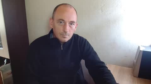 Snapshot of johanbarker chatting on October 9, 2025, 11:08 am Johan online show from October 9, 2025, 11:08 am