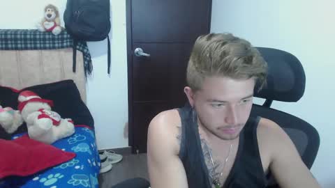 Snapshot of johanleonsweetboy chatting on October 3, 2025, 2:58 pm JOHAN independient model online show from October 3, 2025, 2:58 pm