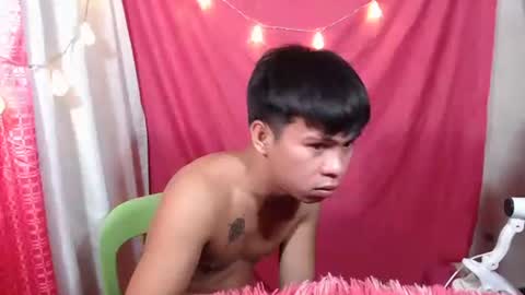 Snapshot of john_carloss chatting on March 1, 2026, 6:10 pm john and thallea online show from March 1, 2026, 6:10 pm