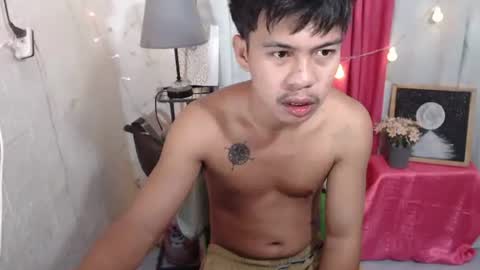 Snapshot of john_carloss chatting on April 19, 2026, 4:17 pm john and thallea online show from April 19, 2026, 4:17 pm