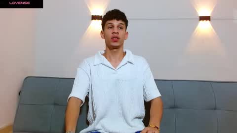 john_ssnow29 online show from November 24, 2025, 8:14 am