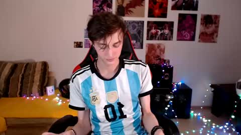 Snapshot of john_winx chatting on May 4, 2026, 1:18 pm john_winx online show from May 4, 2026, 1:18 pm