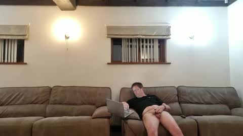 johnathan_stuart33 online show from June 1, 2026, 11:39 pm