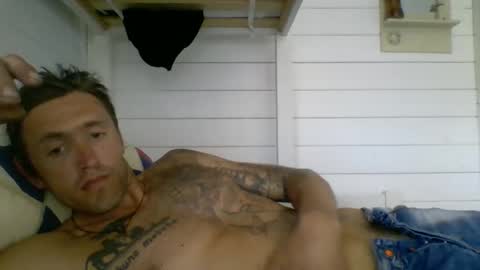 johngiaver3 online show from May 1, 2026, 10:31 am