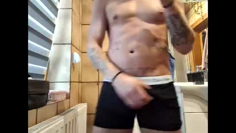 Snapshot of johnlong25cm chatting on January 8, 2025, 11:54 am johnlong25cm online show from January 8, 2025, 11:54 am