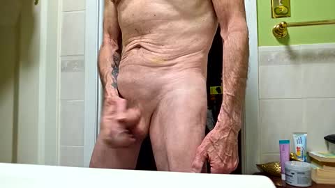 Snapshot of johnlong71 chatting on October 3, 2025, 9:50 am johnlong71 online show from October 3, 2025, 9:50 am