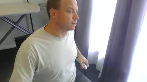 Snapshot of johnny61600 chatting on April 5, 2026, 12:08 am Lovenitwet69 online show from April 5, 2026, 12:08 am