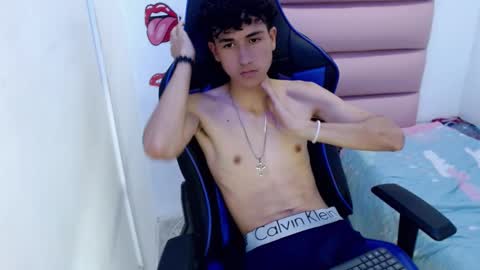 johnny_cagee online show from December 6, 2024, 9:32 am