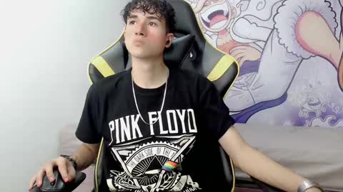 johnny_cagee online show from January 8, 2025, 4:12 am