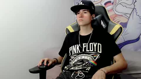 johnny_cagee online show from January 17, 2025, 4:17 am