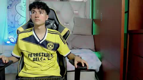 johnny_cagee online show from October 21, 2025, 5:08 am