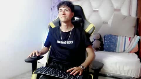 johnny_cagee online show from December 20, 2025, 5:03 am