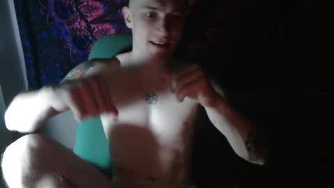 Snapshot of johnny_positive chatting on October 4, 2025, 6:39 pm Johnny online show from October 4, 2025, 6:39 pm