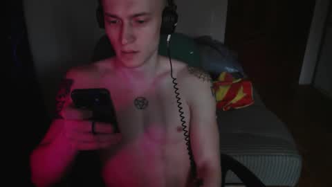 Snapshot of johnny_positive chatting on October 8, 2025, 6:22 am Johnny online show from October 8, 2025, 6:22 am