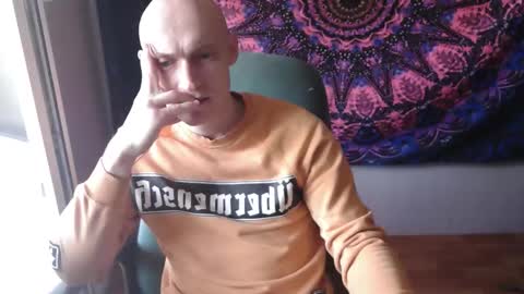 Snapshot of johnny_positive chatting on October 10, 2025, 8:13 am Johnny online show from October 10, 2025, 8:13 am