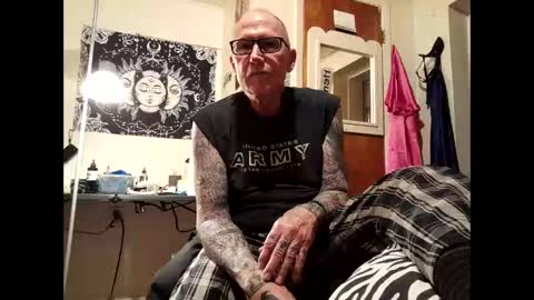 Master online show from February 20, 2026, 10:10 pm