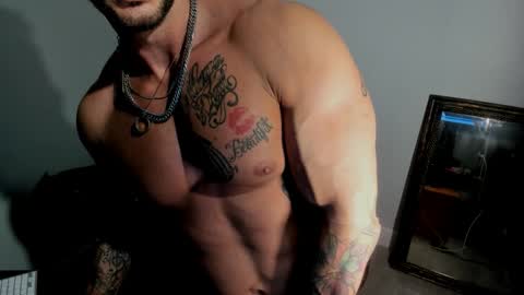 Johnnystrongarms                 online show from October 26, 2025, 5:46 am