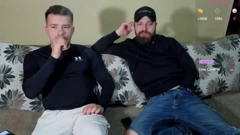 Snapshot of johnnylove21 chatting on September 30, 2025, 5:18 pm Johnny online show from September 30, 2025, 5:18 pm