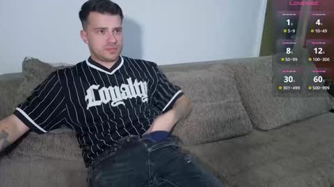 Snapshot of johnnylove21 chatting on October 22, 2025, 7:13 pm Johnny online show from October 22, 2025, 7:13 pm