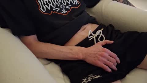 johnny online show from October 27, 2025, 2:37 am