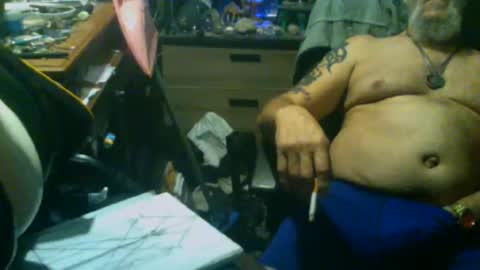 johnnyshung1 online show from December 22, 2025, 9:50 am