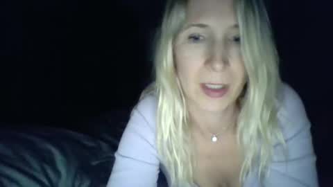 johnnyspoton4 online show from May 10, 2026, 3:33 am