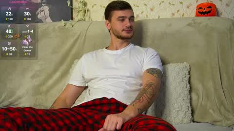 Snapshot of johnstoneisland chatting on October 17, 2025, 8:06 am John online show from October 17, 2025, 8:06 am