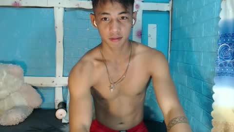 Snapshot of johnydestroyer chatting on November 14, 2025, 10:29 pm johnydestroyer online show from November 14, 2025, 10:29 pm