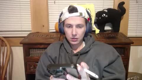 Snapshot of johstondude chatting on October 30, 2025, 11:05 pm Johston online show from October 30, 2025, 11:05 pm