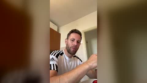 jojo19844 online show from August 7, 2026, 10:06 am