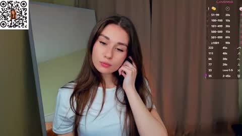 Snapshot of jolenerappleye chatting on November 14, 2025, 5:17 am Emma online show from November 14, 2025, 5:17 am