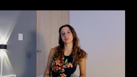 jolie_lov online show from September 24, 2025, 1:25 pm