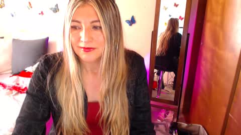 Snapshot of jolie_mature_ chatting on October 7, 2025, 9:34 pm Jolie Mature online show from October 7, 2025, 9:34 pm