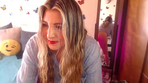 Snapshot of jolie_mature_ chatting on October 16, 2025, 9:05 pm Jolie Mature online show from October 16, 2025, 9:05 pm
